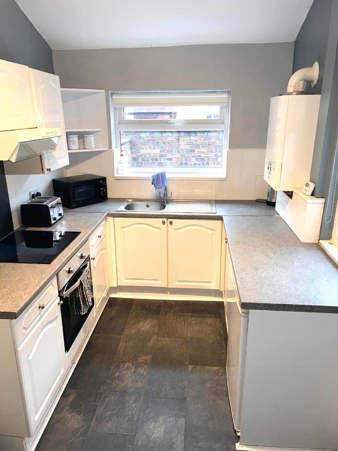The Manchester Pad - 3Br Entire House With Parking Exterior foto